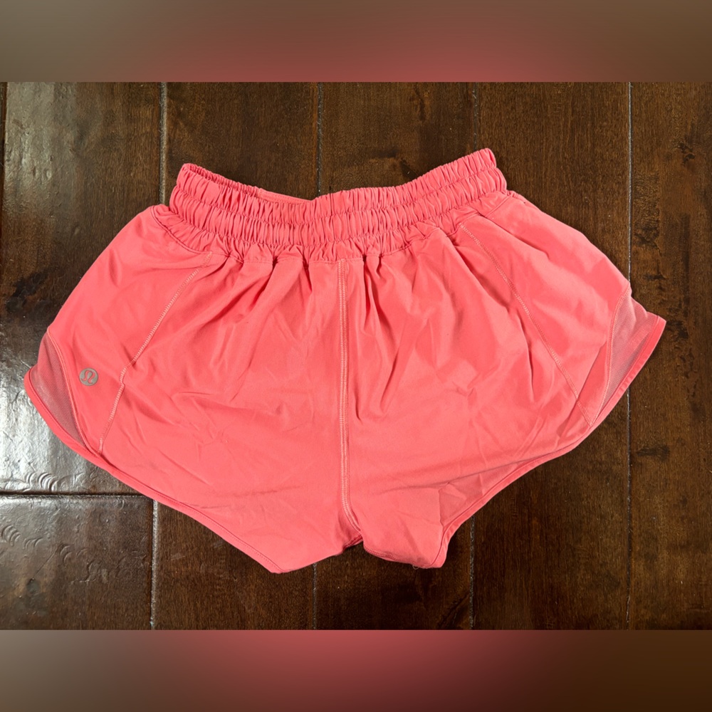 Lululemon Hotty Hot Low-Rise Lined Short 2.5” Pink, Orange, Yellow, Blue Size 2 - Picture 3 of 14